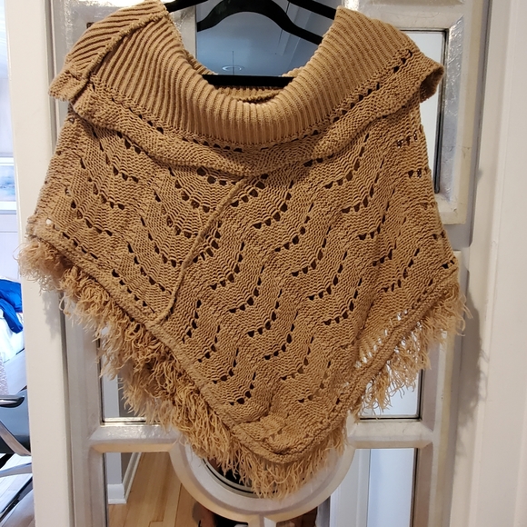 Rampage Poncho in tan. One size fits all. - Picture 2 of 2